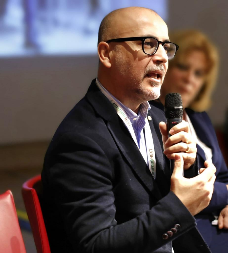 Un viaggio nel rapporto tra giovani e intelligenza artificiale, con il nocchiero Franz Russo